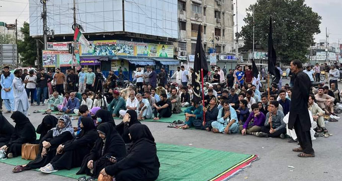 Karachi routes MWM protest