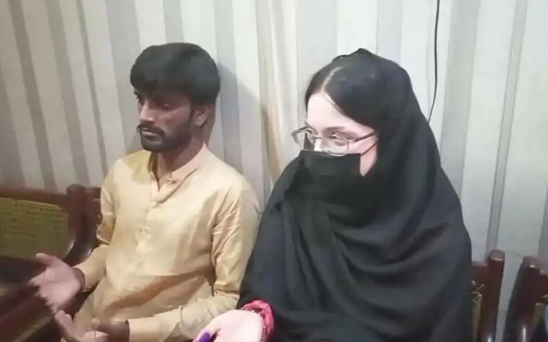 American Woman Came Pakistan Married her Social Media Friend
