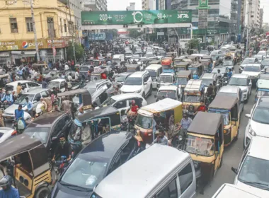 Parking Ban on II Chundrigar Road in Karachi
