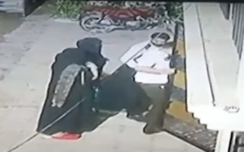 Robbery in Car Showroom Owner House