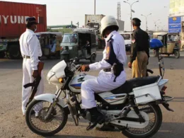 Traffic Police Cracking Down in Karachi