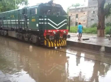 Trains from Karachi are Delayed due to Rain and bad weather