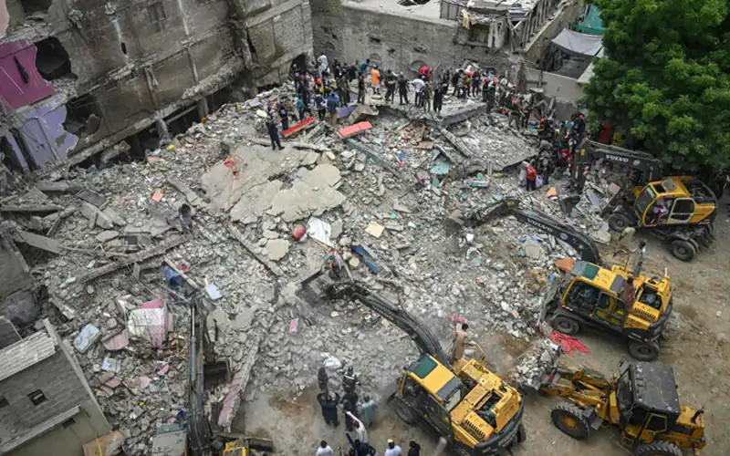 5 Story Building Collapsed in the Lyari