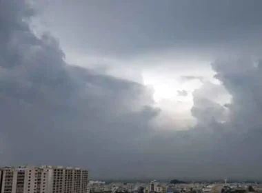 Karachi expected to be partly cloudy with strong winds today