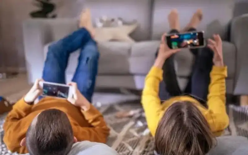 New research: use of smartphones not allowed before age of 13