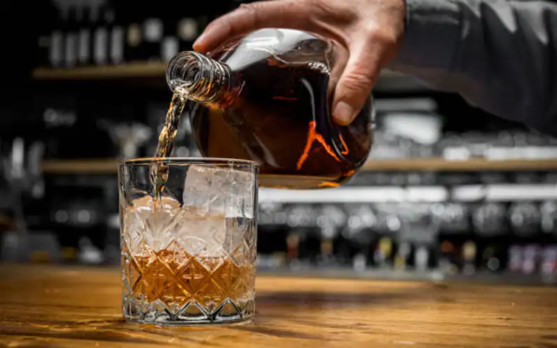 Permission for Islamabad hotels to sell alcohol