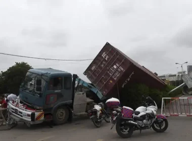 What is the major cause of traffic accidents in Karachi?