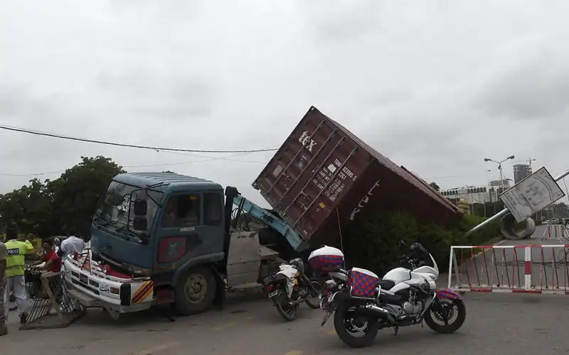 What is the major cause of traffic accidents in Karachi?