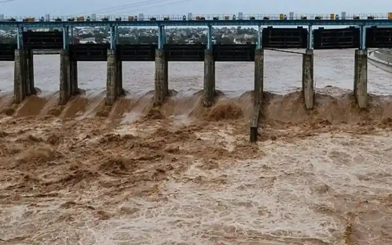 When will the floodwaters enter Sindh?