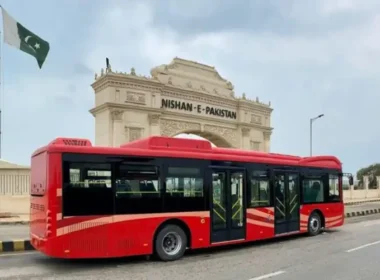 World Bank Said Karachi needs 15,000 buses