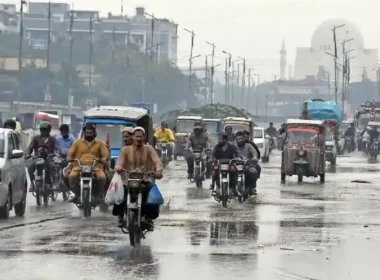 The weather in Karachi has become pleasant due to light rain