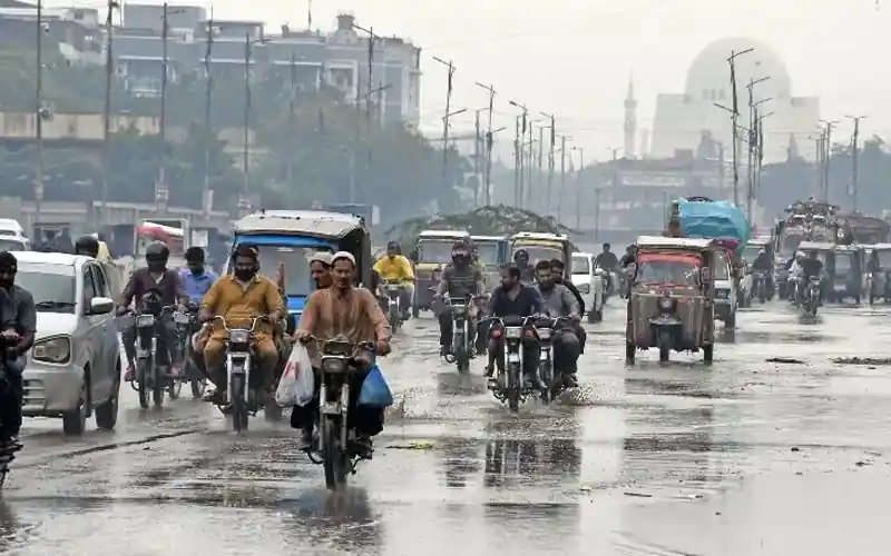 The weather in Karachi has become pleasant due to light rain