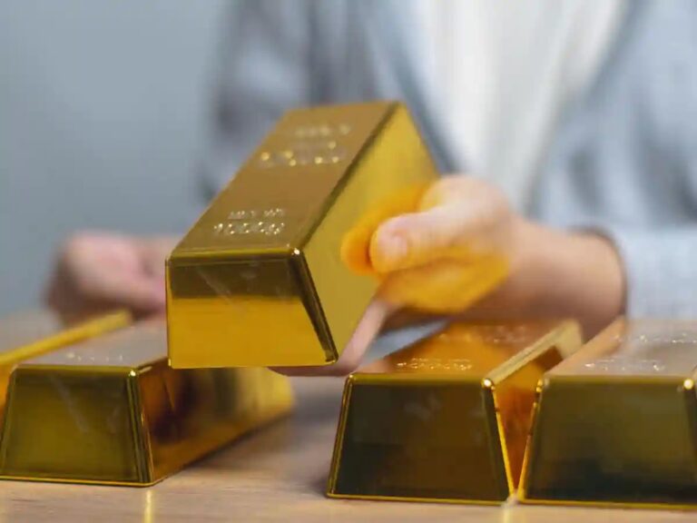 How much did the price of gold increase during 2025?