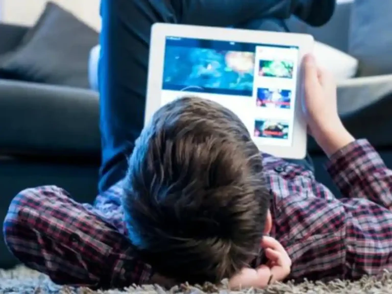 UAE sets age limit for social media platform usage