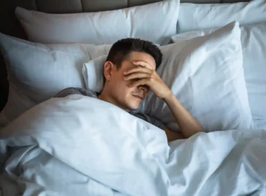The pillow can cause persistent pain in the neck and spine